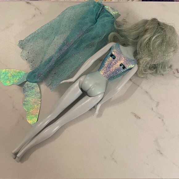 Barbie Blue Sparkle Fairytopia and Pink Fairy Secret Dolls - Picture 9 of 15